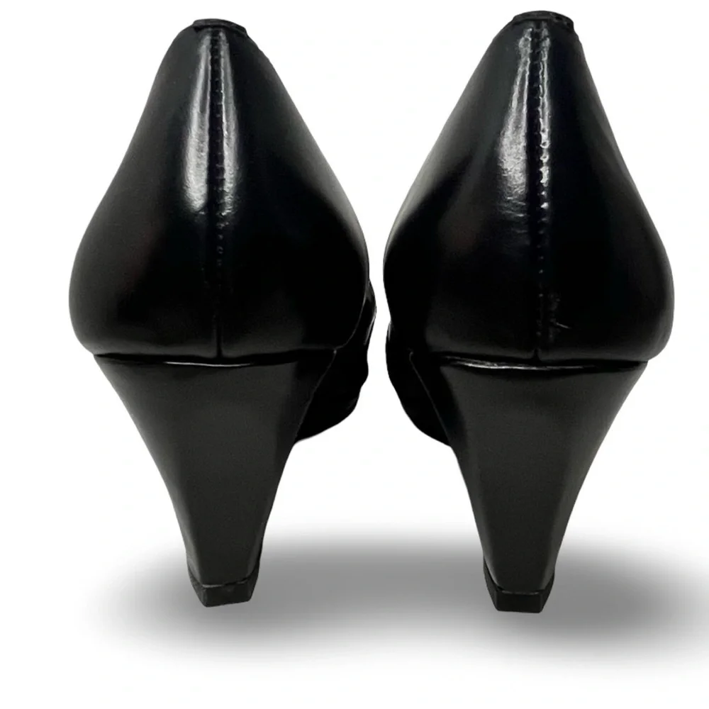 Ellen Tracy Black Wedge Open Toe Heels Size 8